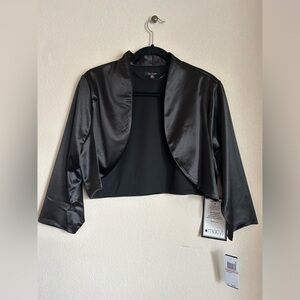 NWT Macy’s City Studio Plus Black Satin Finish Lined Bolero Jacket Size 2X